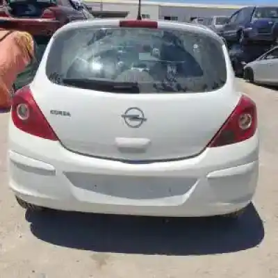 Véhicule à la ferraille opel corsa d z14xep de l'année 2008 alimenté 
