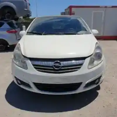 Véhicule à la ferraille opel corsa d z14xep de l'année 2008 alimenté 