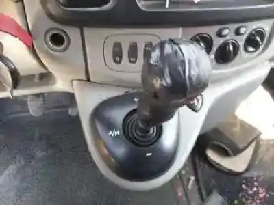 Veículo de Sucata renault trafic combi (ab 4.01) g9u630 do ano 2006 alimentado 