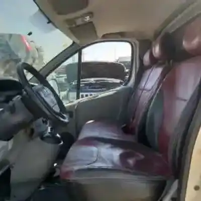 Veículo de Sucata renault trafic combi (ab 4.01) g9u630 do ano 2006 alimentado 