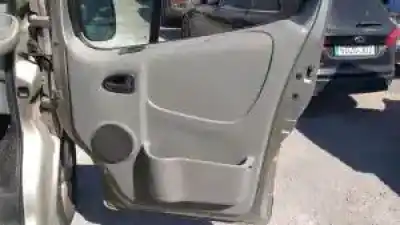 Veículo de Sucata renault trafic combi (ab 4.01) g9u630 do ano 2006 alimentado 