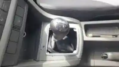 Veicolo di demolizione ford focus berlina (cap) g/hwda dell'anno 2004 alimentato 