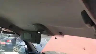 Здавання транспортного засобу renault clio ii fase ii (b/cb0) d4f722 року 2001 потужний 