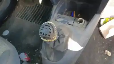 Здавання транспортного засобу renault clio ii fase ii (b/cb0) d4f722 року 2001 потужний 