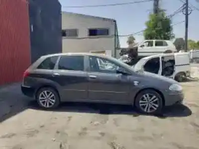 Sloopvoertuig fiat croma (194_) 2.2 16v van het jaar 2005 aangedreven 