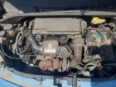 Veículo de Sucata citroen c3 8hz do ano 2002 alimentado 