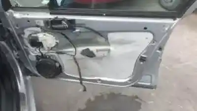 Veicolo di demolizione peugeot 407 rh01 dell'anno 2004 alimentato 