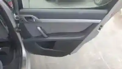 Veicolo di demolizione peugeot 407 rh01 dell'anno 2004 alimentato 