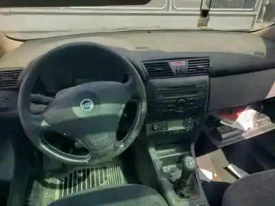 Sloopvoertuig fiat stilo multi wagon (192) 192a1000.937a7000 van het jaar 2003 aangedreven 