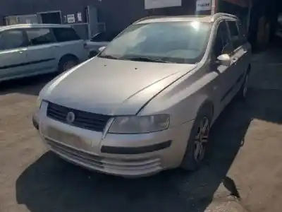 Sloopvoertuig fiat stilo multi wagon (192) 192a1000.937a7000 van het jaar 2003 aangedreven 