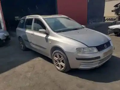 Sloopvoertuig fiat stilo multi wagon (192) 192a1000.937a7000 van het jaar 2003 aangedreven 