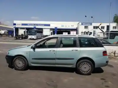Veicolo di demolizione fiat stilo multi wagon (192) 192a1000.937a7000 dell'anno 2003 alimentato  Veicolo di demolizione fiat stilo multi wagon (192) 192a1000.937a7000 dell'anno 2003 alimentato