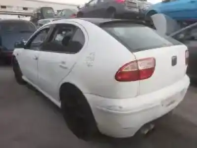 Veicolo di demolizione seat leon (1m1) g-bcb dell'anno 2000 alimentato 