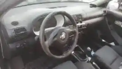 Veicolo di demolizione seat leon (1m1) g-bcb dell'anno 2000 alimentato 