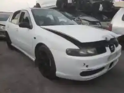 Veicolo di demolizione seat leon (1m1) g-bcb dell'anno 2000 alimentato 