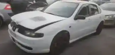 Veicolo di demolizione seat leon (1m1) g-bcb dell'anno 2000 alimentato 