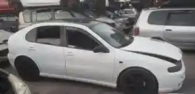 Veicolo di demolizione seat leon (1m1) g-bcb dell'anno 2000 alimentato 