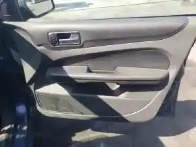 Veículo de Sucata ford focus berlina (cap) d/g8da do ano 2004 alimentado 