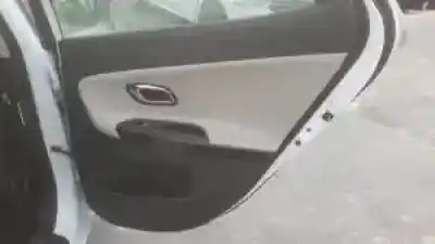 Veicolo di demolizione kia cee´d (jd) g3lc dell'anno 2015 alimentato 