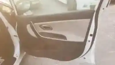 Veicolo di demolizione kia cee´d (jd) g3lc dell'anno 2015 alimentato 