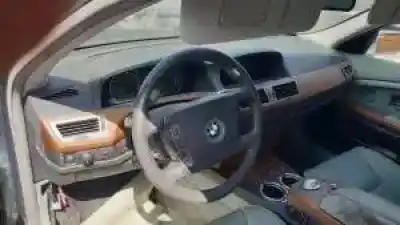 Scrapping Vehicle bmw serie 7 (e65/e66) n62b44a of the year 2002 powered 