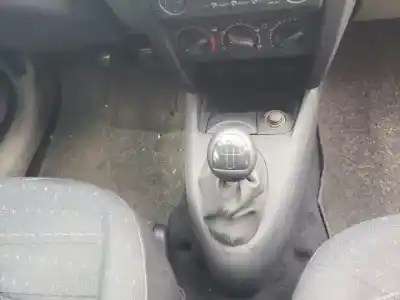 Здавання транспортного засобу renault clio ii fase ii (b/cb0) k9k702 року 2001 потужний 