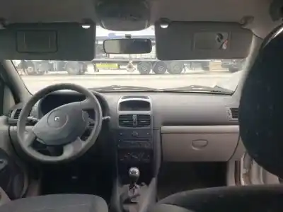 Здавання транспортного засобу renault clio ii fase ii (b/cb0) k9k702 року 2001 потужний 