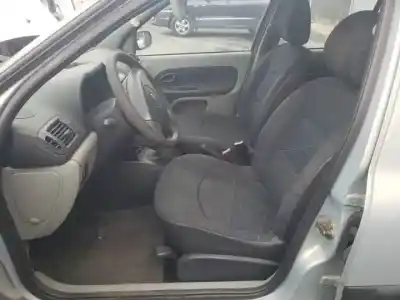 Здавання транспортного засобу renault clio ii fase ii (b/cb0) k9k702 року 2001 потужний 