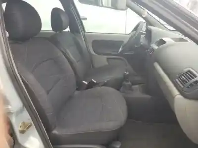 Здавання транспортного засобу renault clio ii fase ii (b/cb0) k9k702 року 2001 потужний 