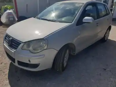 Vehículo de desguace VOLKSWAGEN POLO (9N3)  del año 2005 con motor BNM