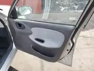 Veículo de Sucata daewoo lanos 1.5 g a15sms-g do ano 2001 alimentado 