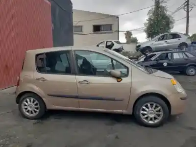 Veicolo di demolizione renault grand modus k9k750 dell'anno 2004 alimentato 