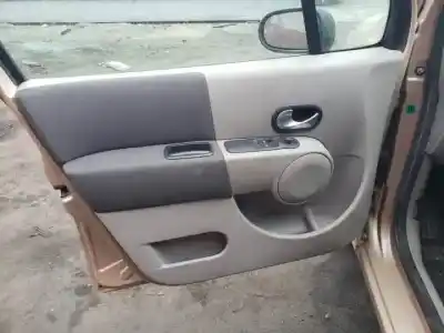 Veicolo di demolizione renault grand modus k9k750 dell'anno 2004 alimentato 