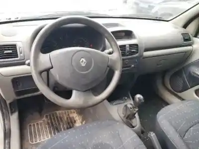 Scrapping Vehicle renault clio ii fase ii (b/cb0) d4fb712 of the year 2001 powered 