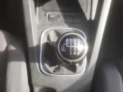 Veicolo di demolizione volkswagen jetta (1k2) azv. bkd. cbda. cbdb. cjaa dell'anno 2005 alimentato 