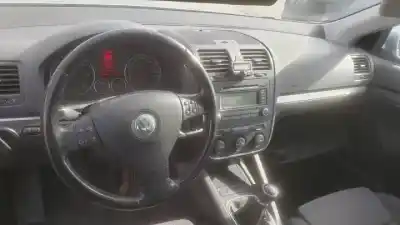 Veicolo di demolizione volkswagen jetta (1k2) azv. bkd. cbda. cbdb. cjaa dell'anno 2005 alimentato 