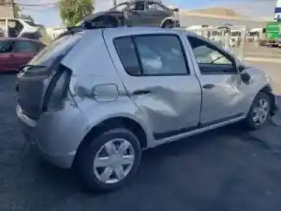 Veicolo di demolizione dacia sandero 1.6 lpg dell'anno 2009 alimentato 