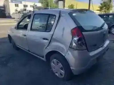 Veicolo di demolizione dacia sandero 1.6 lpg dell'anno 2009 alimentato 