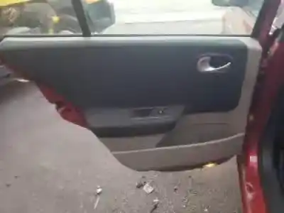 Veicolo di demolizione renault megane ii berlina 5p k4m760 dell'anno 2002 alimentato 