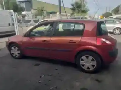 Veicolo di demolizione renault megane ii berlina 5p k4m760 dell'anno 2002 alimentato 