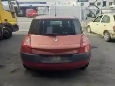 Veicolo di demolizione renault megane ii berlina 5p k4m760 dell'anno 2002 alimentato 
