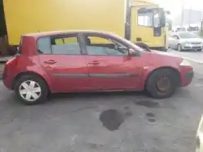 Veicolo di demolizione renault megane ii berlina 5p k4m760 dell'anno 2002 alimentato 