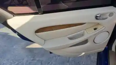 Здавання транспортного засобу jaguar x-type i (x400) 2.5 v6 a las 4 ruedas року 2001 потужний 