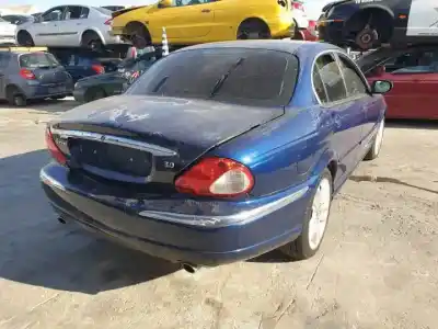 Здавання транспортного засобу jaguar x-type i (x400) 2.5 v6 a las 4 ruedas року 2001 потужний 