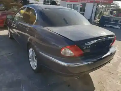 Здавання транспортного засобу jaguar x-type i (x400) 2.5 v6 a las 4 ruedas року 2001 потужний 
