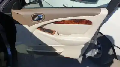 Здавання транспортного засобу jaguar s-type d/7g року 2004 потужний 