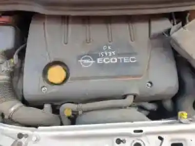 Veicolo di demolizione opel zafira b d-z19dt dell'anno 2005 alimentato 