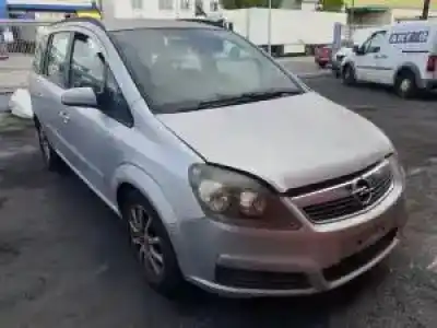 Veicolo di demolizione opel zafira b d-z19dt dell'anno 2005 alimentato 