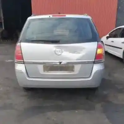 Veicolo di demolizione opel zafira b d-z19dt dell'anno 2005 alimentato 