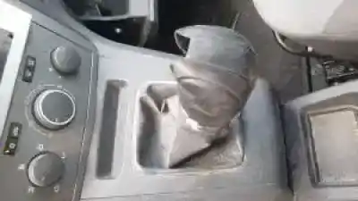 Veicolo di demolizione opel zafira b d-z19dt dell'anno 2005 alimentato 